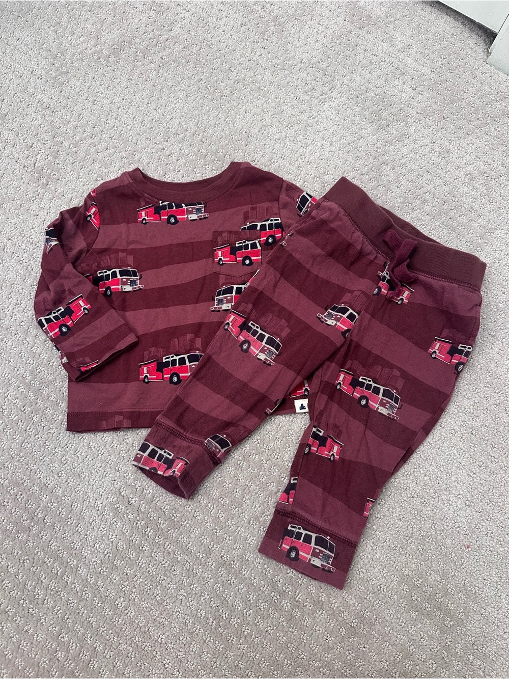 Baby Gap Playtime Favorites Firetruck Shirt Pants Set 12-18M Organic Cotton